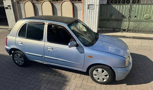 Nissan March 2001