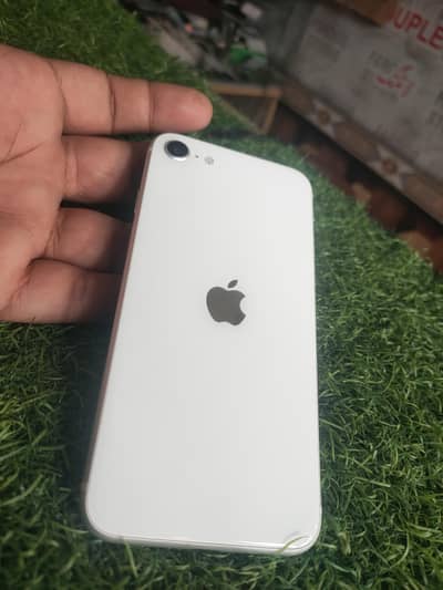 Apple iPhone SE