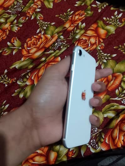 Apple iPhone SE