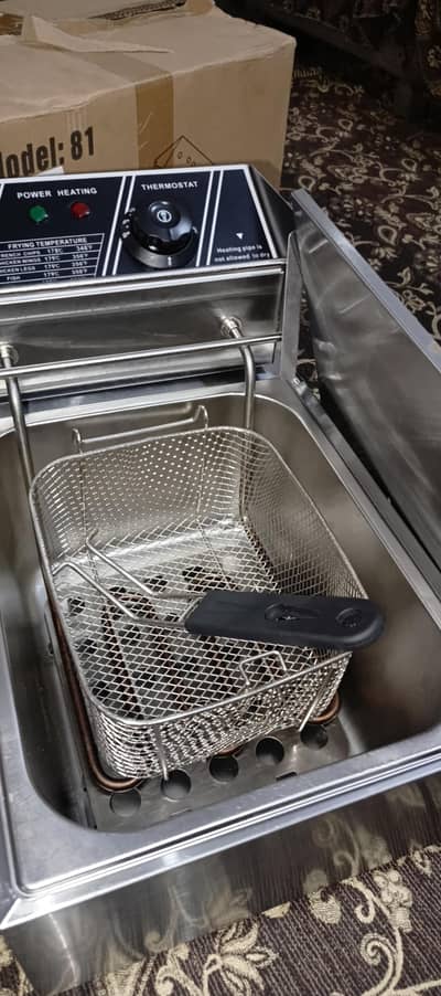 I want to sell my Single Electric Fryer Only 9 days used