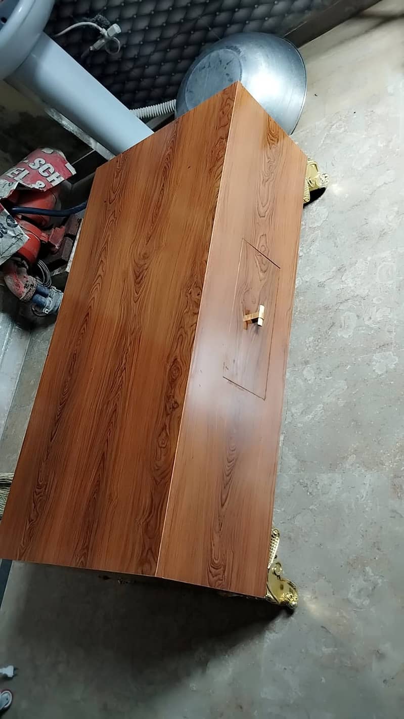 Centre table 0
