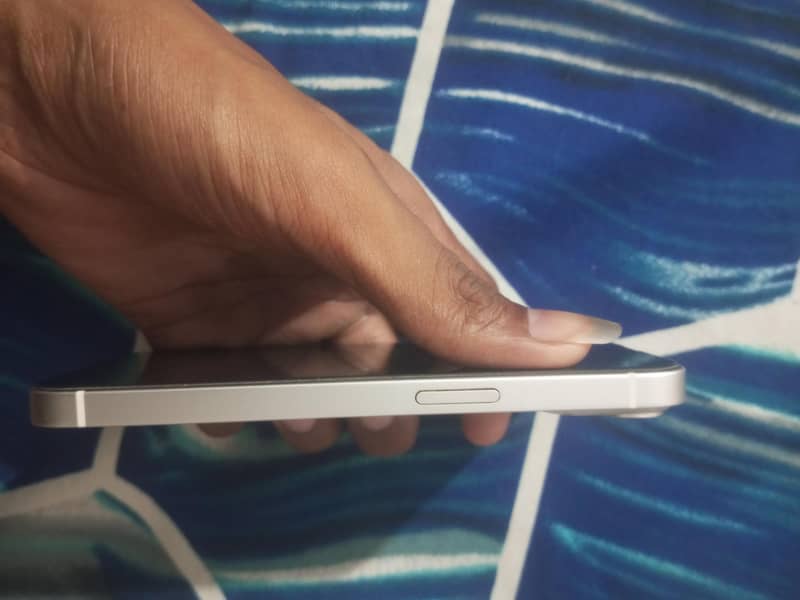 Apple iPhone 14 0