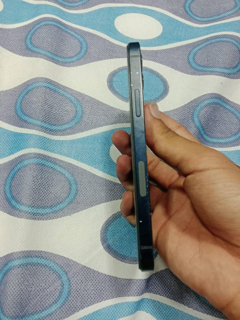 Apple iPhone 12 2