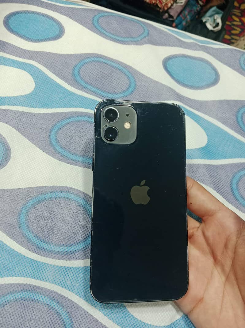 Apple iPhone 12 4