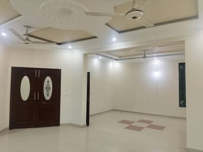 Park Facing 1 Kanal Lower Portion for Rent in Wapda Town