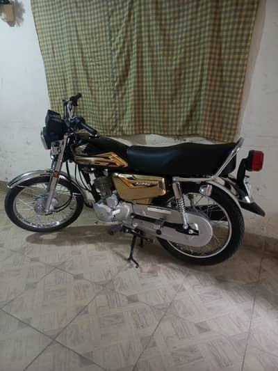 03009715709 new selfstart Honda 125