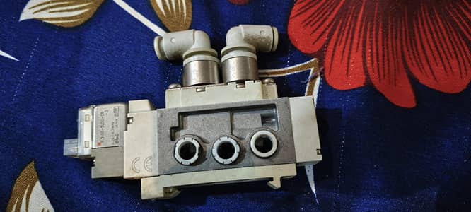 SMC Pneumatic Solenoid Valve - 5/2 Solenoid