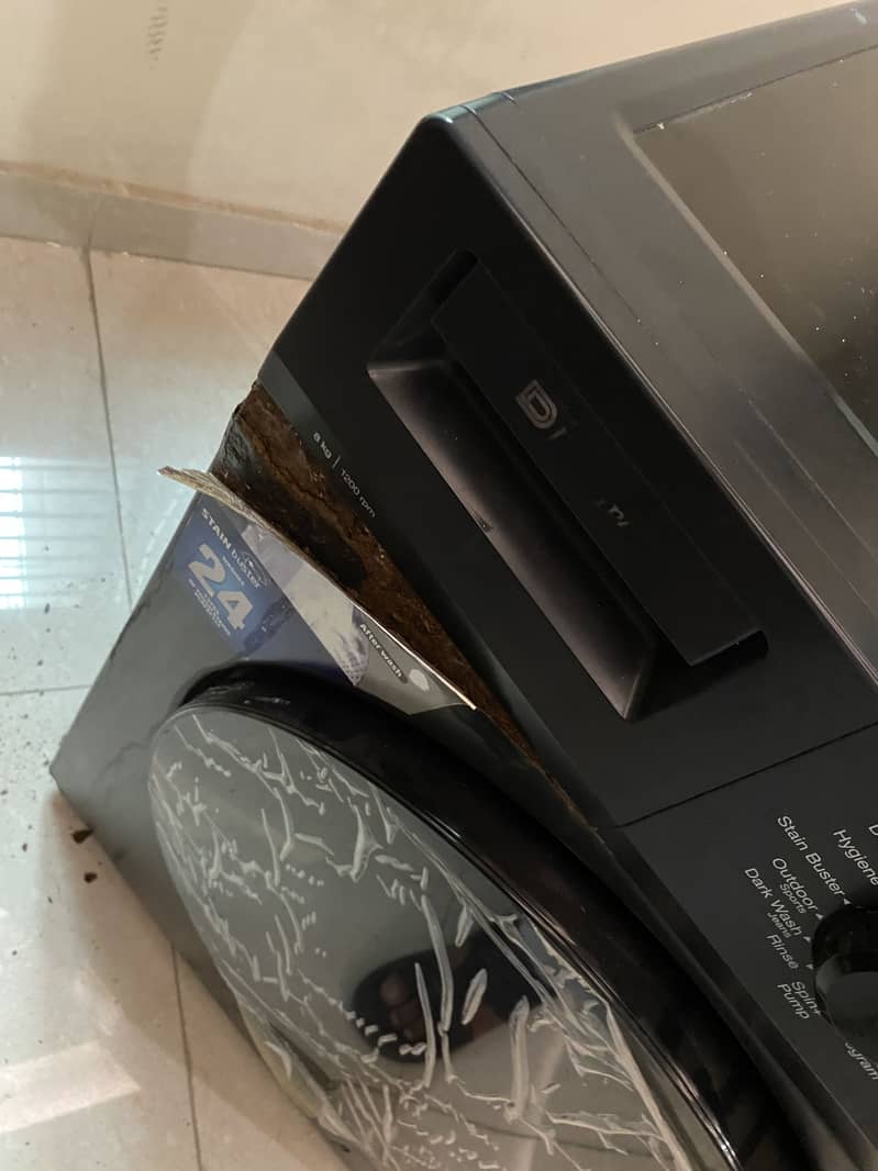 automatic washing machine 10