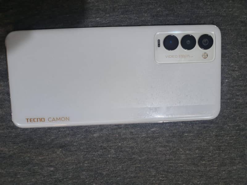 Tecno Camon 18P 0