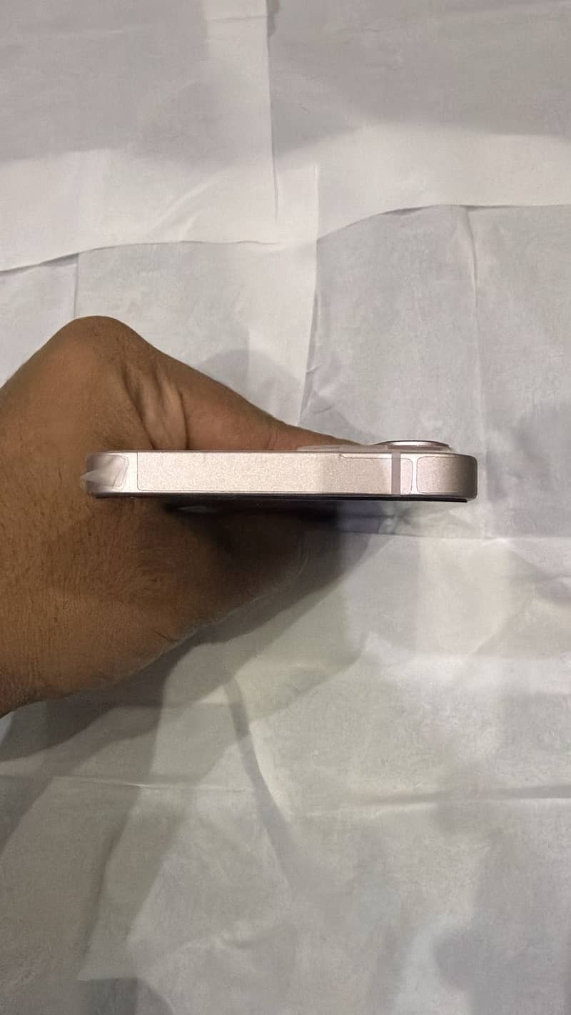 Apple iPhone 13 4