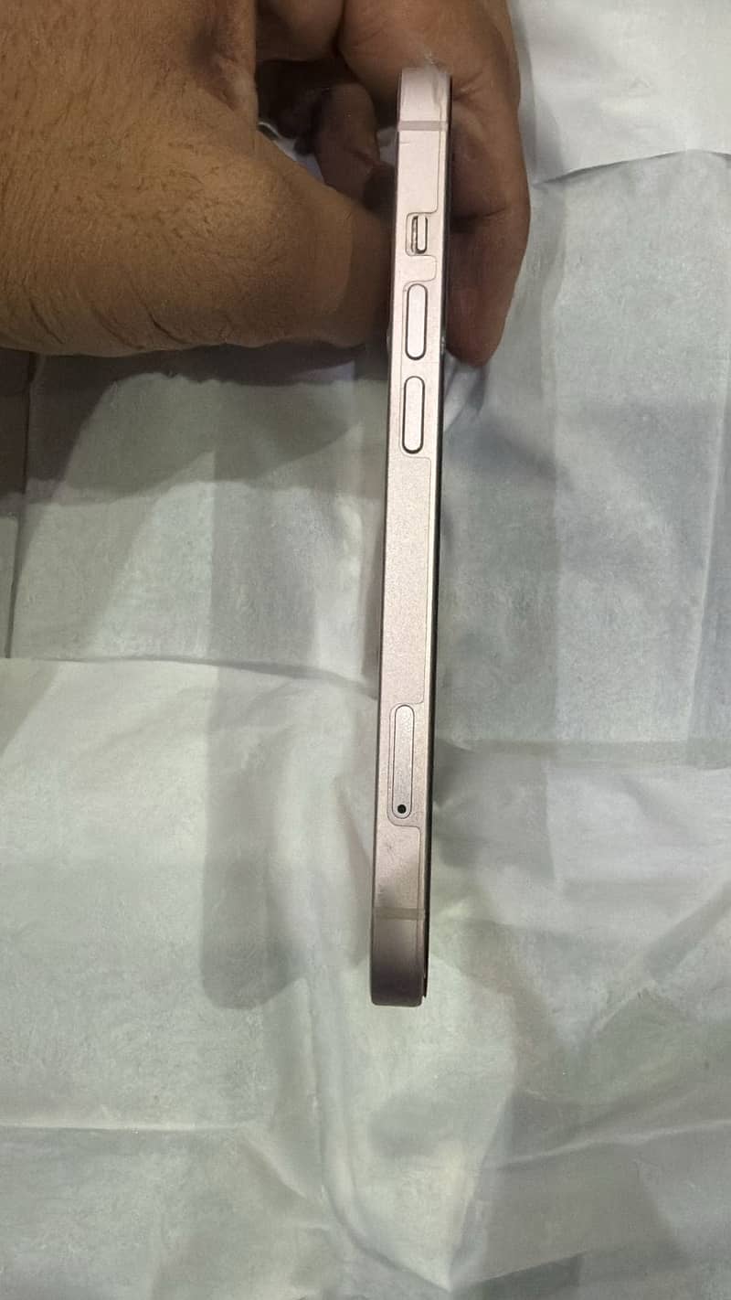 Apple iPhone 13 6