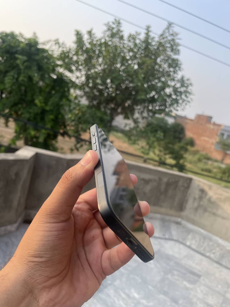 Apple iPhone 14 2