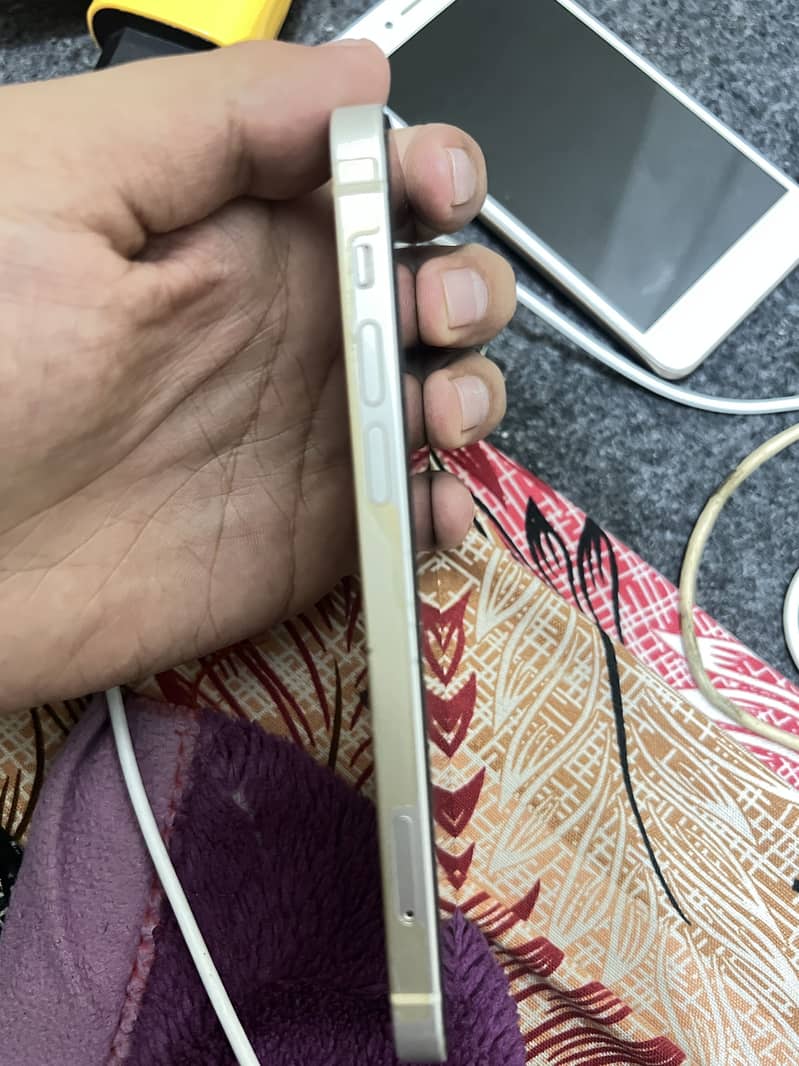 Apple iPhone 12 2