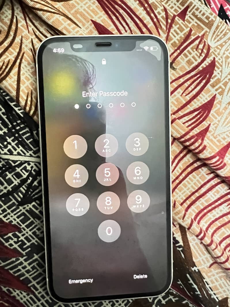 Apple iPhone 12 4