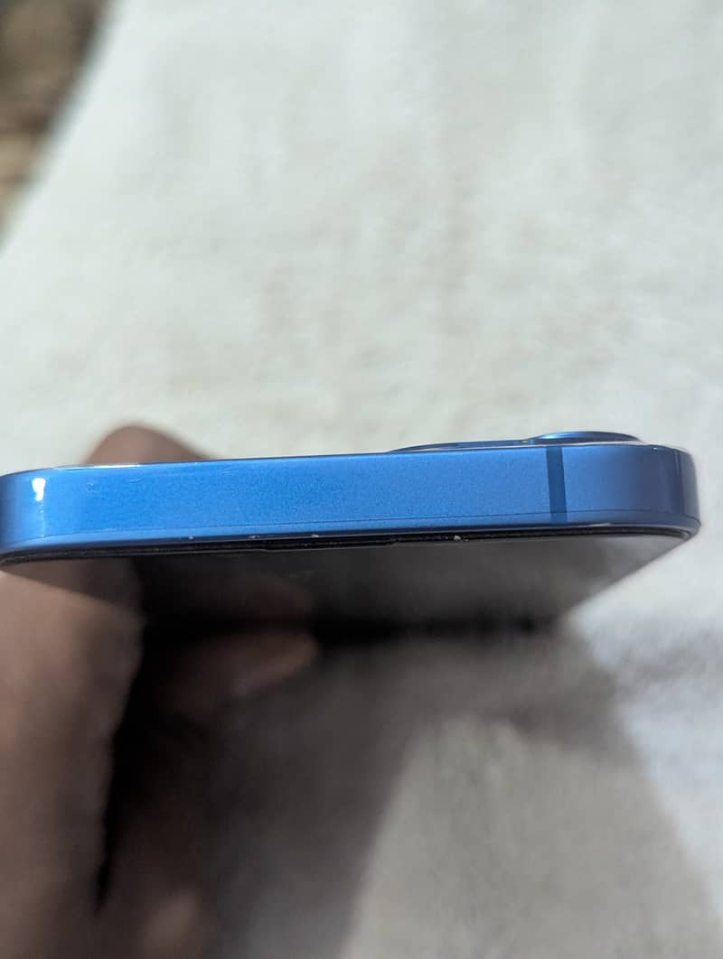 Apple iPhone 13 3
