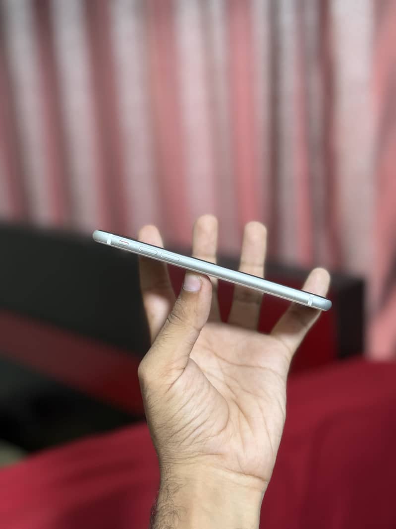 Apple iPhone SE 4