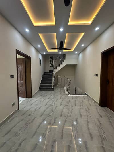 5 MARLA BARND NEW HOUSE WITH SOLID CONSTRUCTION OR PRIME LOCATION AVAILABLE FOR SALE IN LDA APPROVED AREA