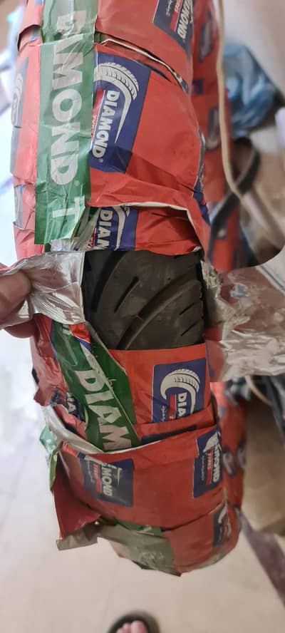 Diamond tyre 100.90. 18 new pack for 150cc baike