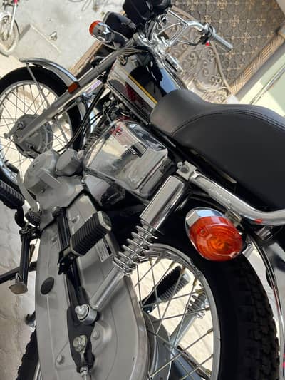Honda 125 Slef Start Special Edition 2 Thousand Drive just