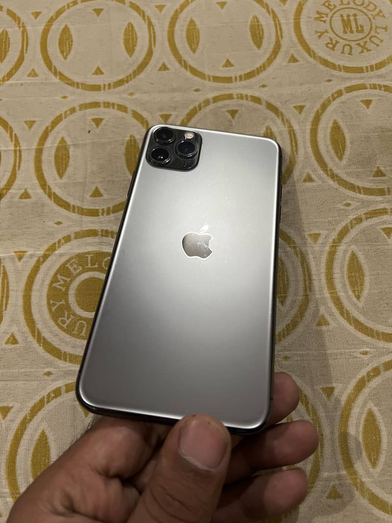Apple iPhone 11 Pro Max 3
