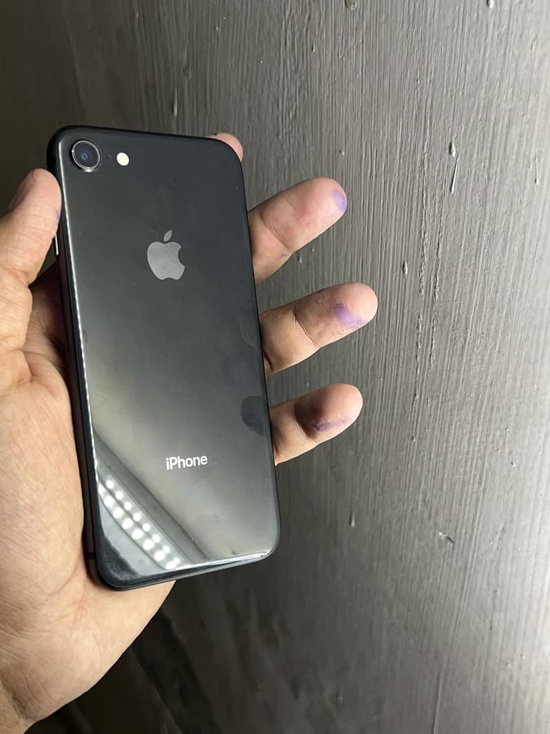 Apple iPhone 8 1