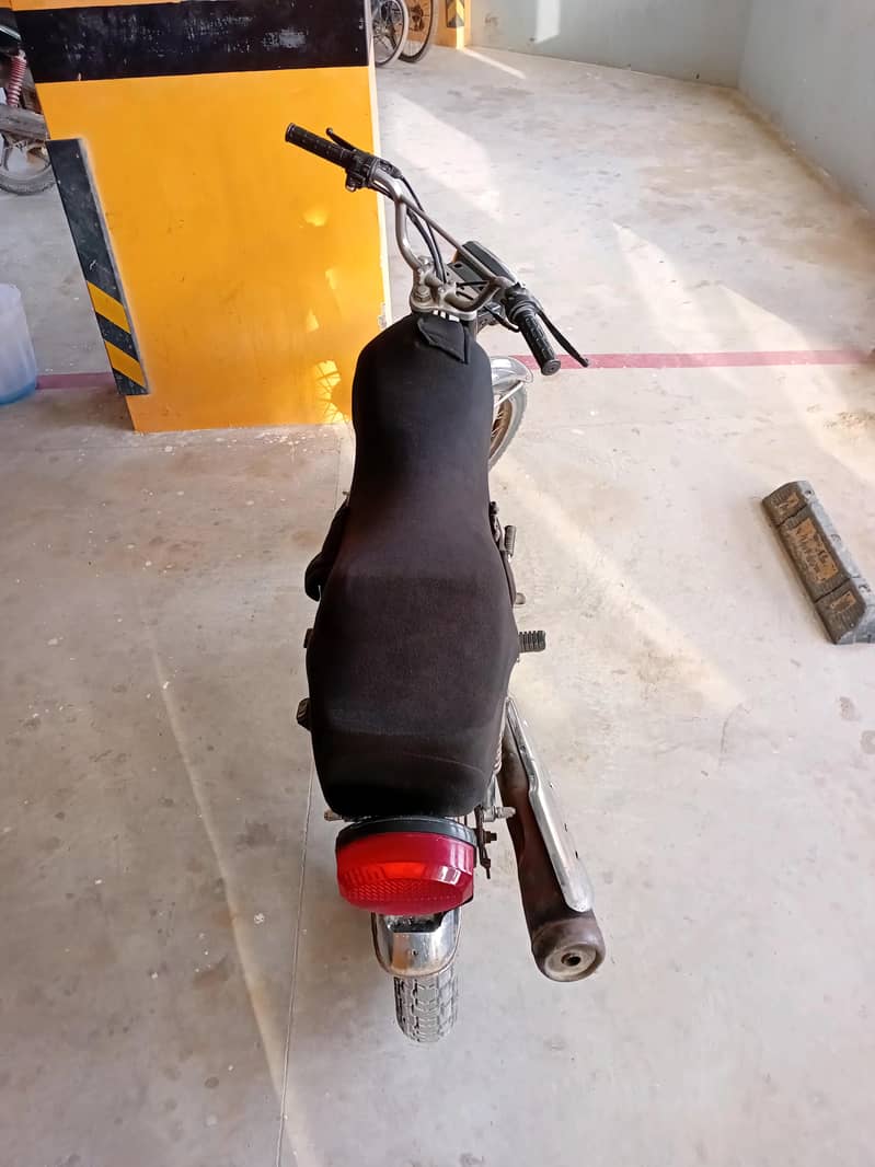 Unique 125/2018 4