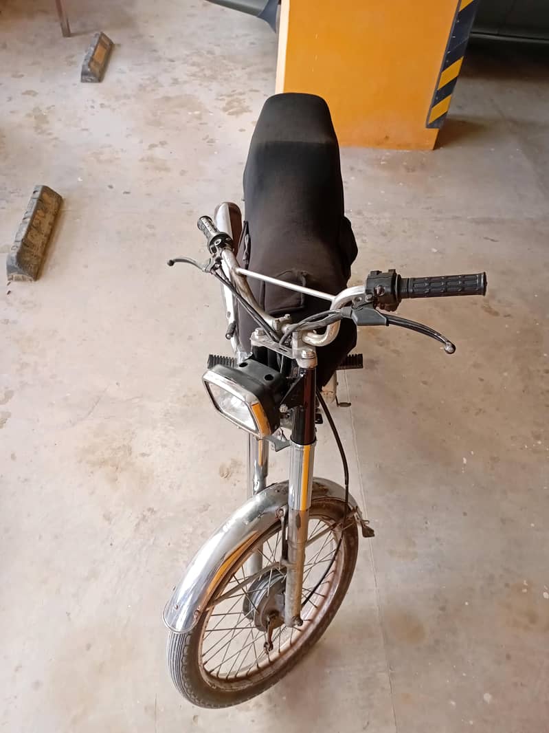 Unique 125/2018 5