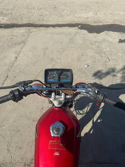 HONDA 125 SILVER SELF START SPECIAL EDITION