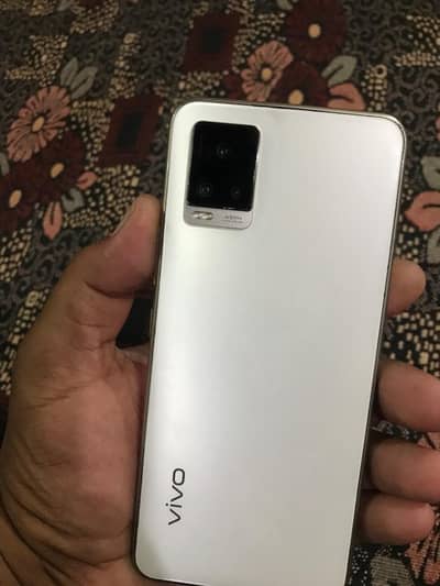 Vivo V20