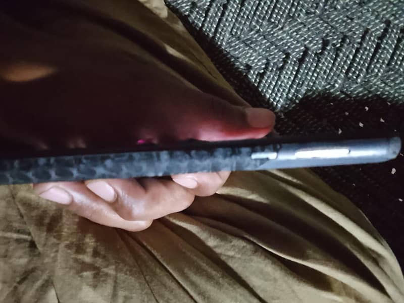 Sharp Aquos R2 1