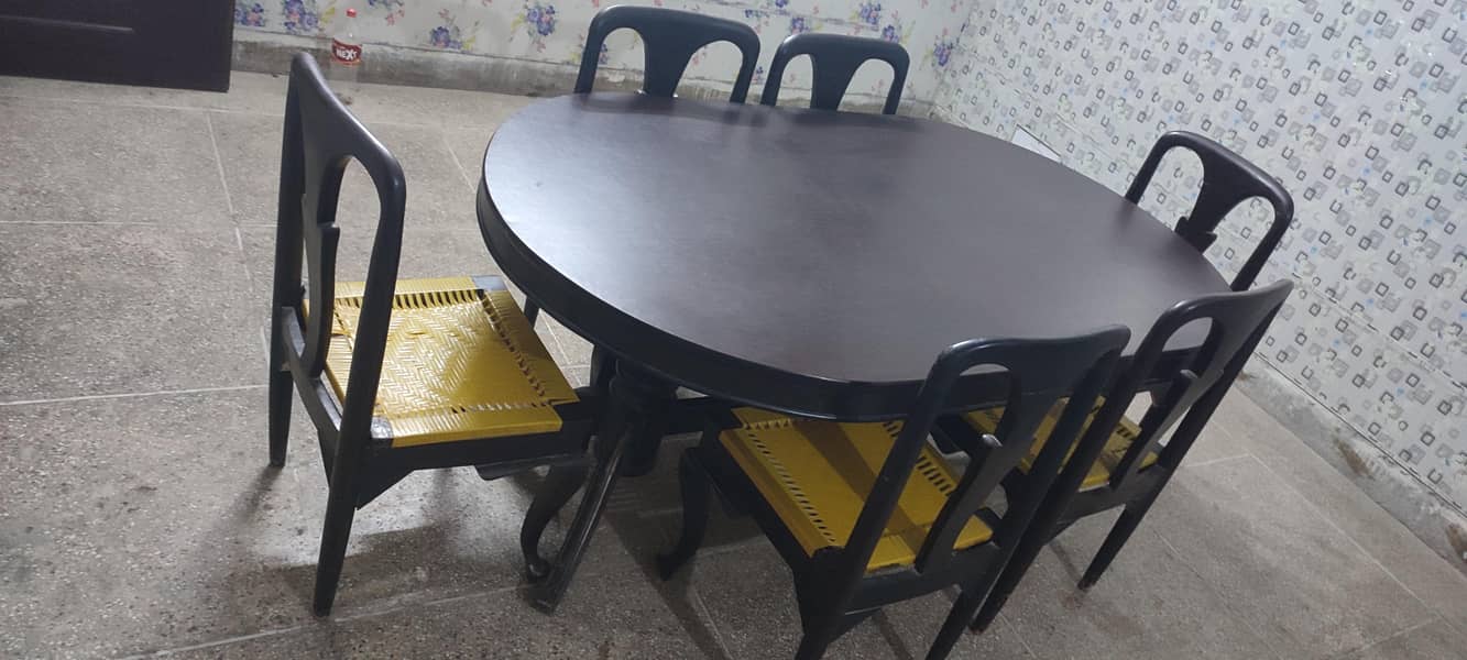 Dining table 0