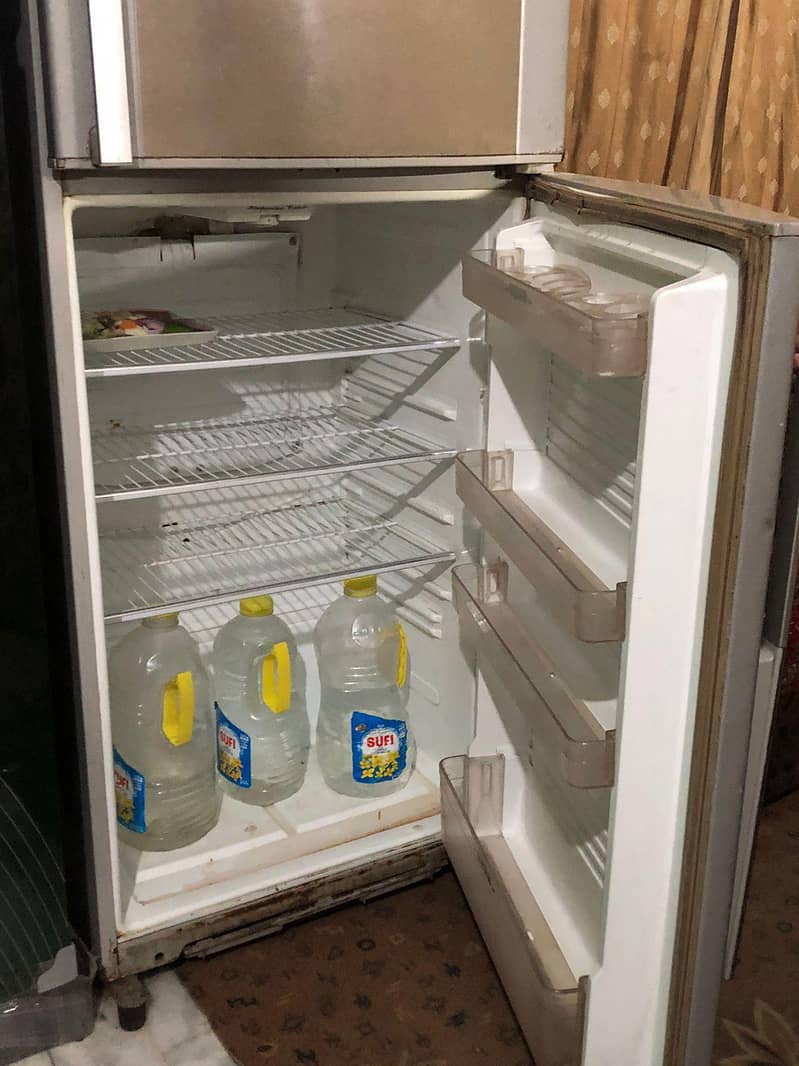 Refrigerator 0