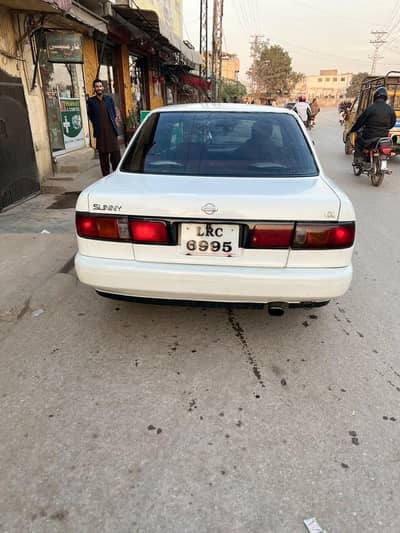 Nissan Sunny 1993