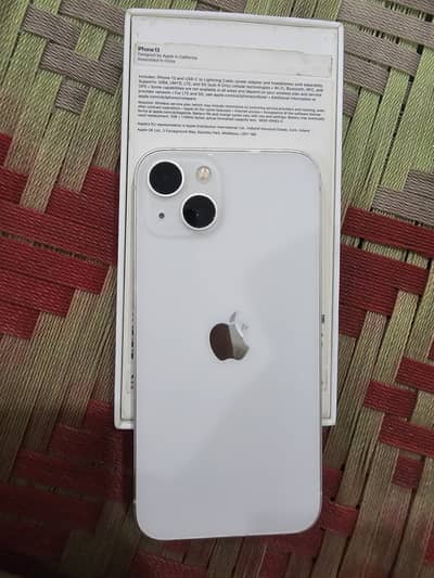 Apple iPhone 13