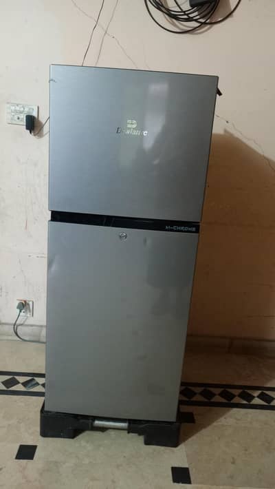 Dawlance 9140 WB Refrigerator for sale in excellent working condition.