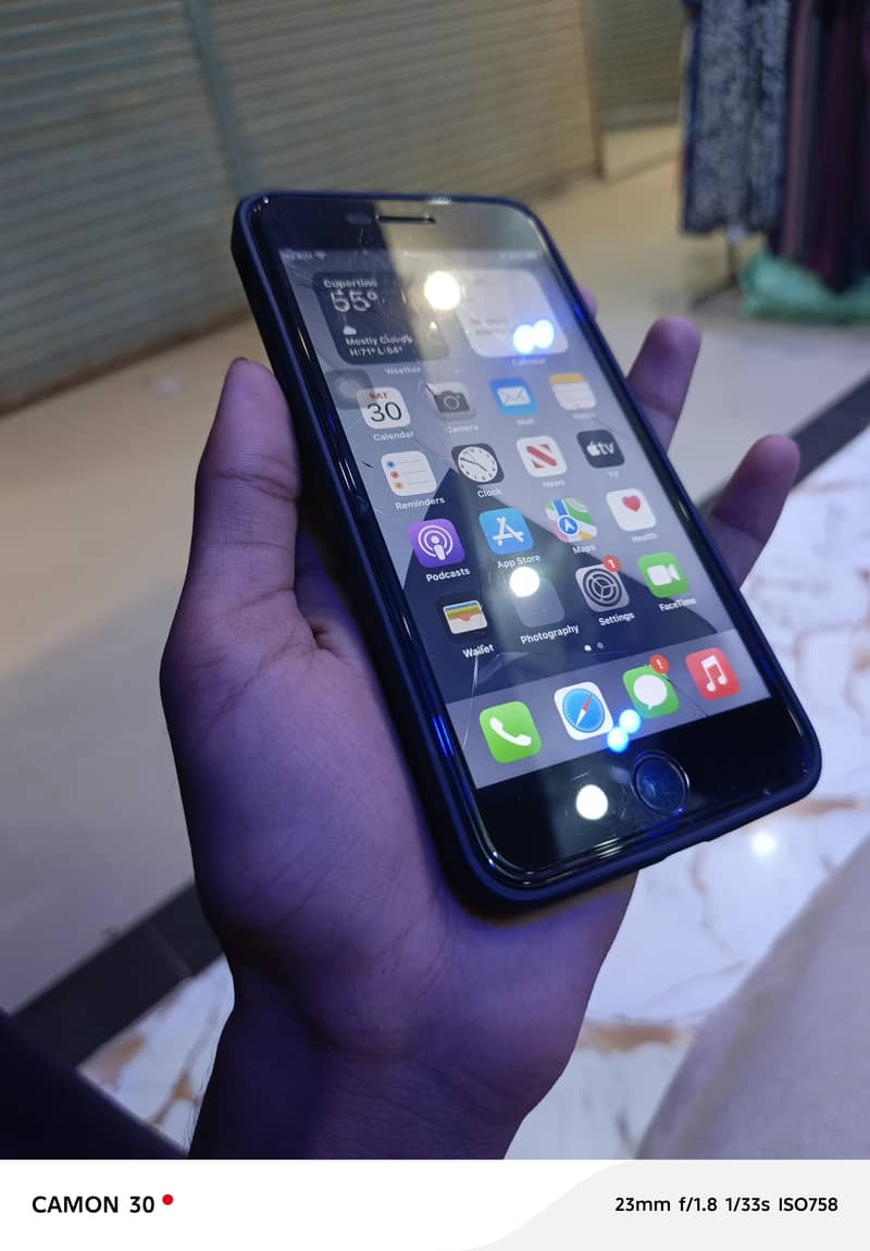 Apple iPhone 7 Plus 3