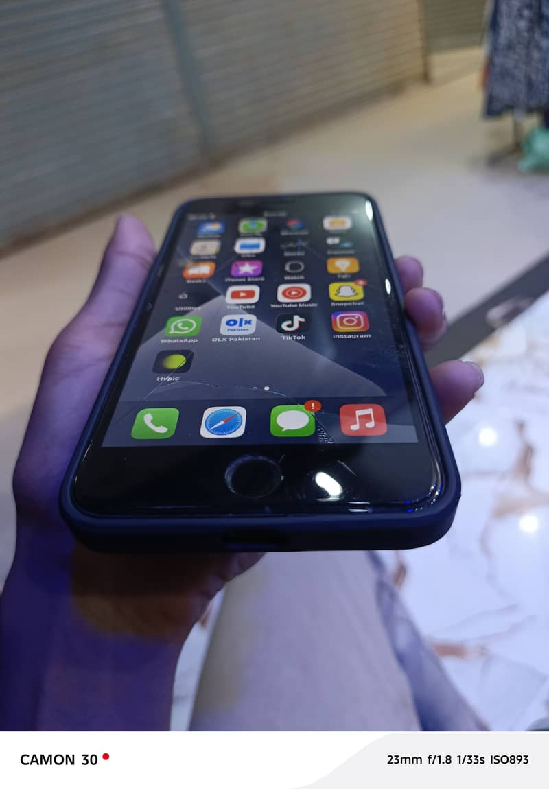 Apple iPhone 7 Plus 5