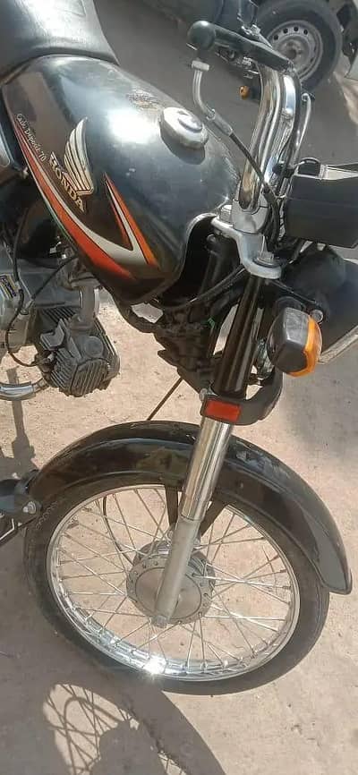 Honda CD 70 for seel good condition  contact:03181/293/092/