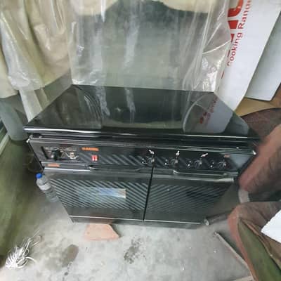 Un-used Royal Brand New Cooking Range with 3 Burners