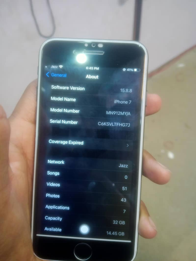 Apple iPhone 7 1