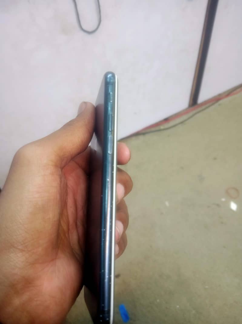 Apple iPhone 7 2