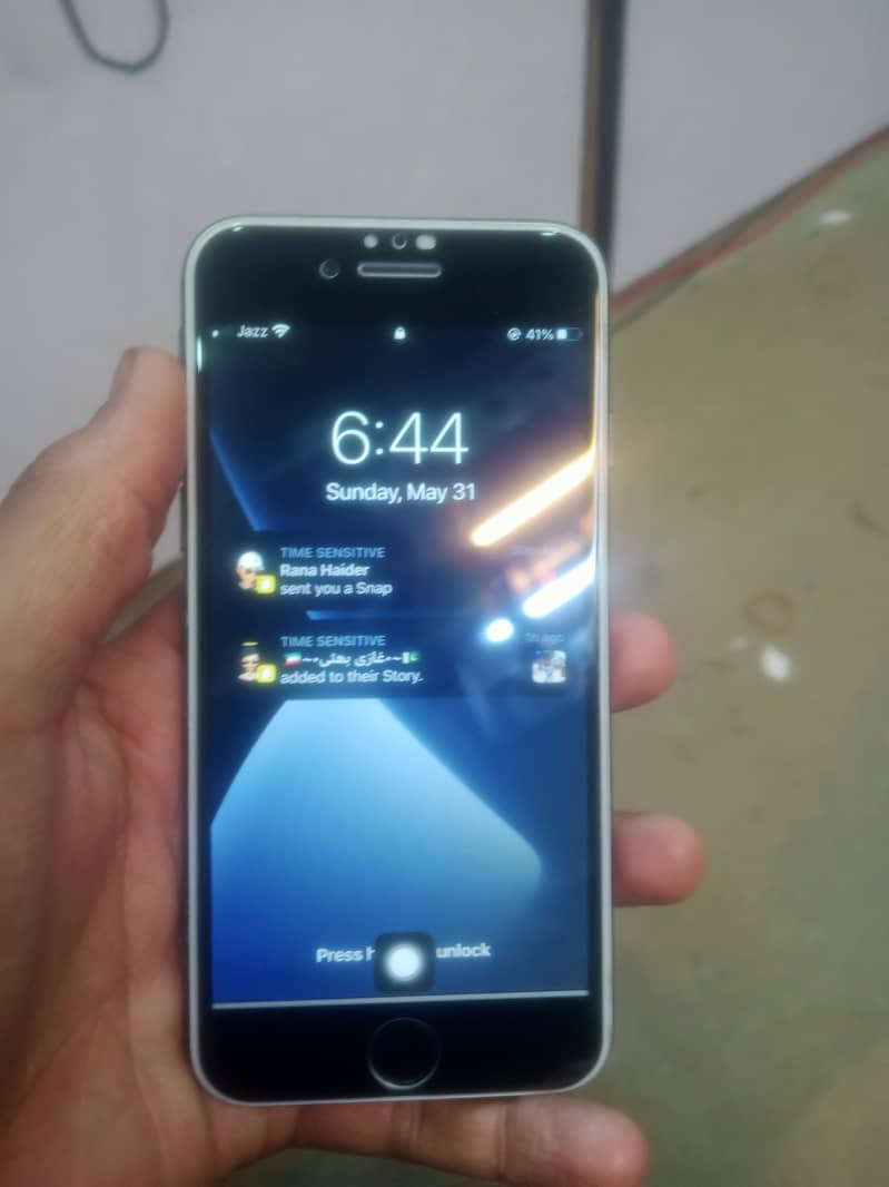 Apple iPhone 7 6