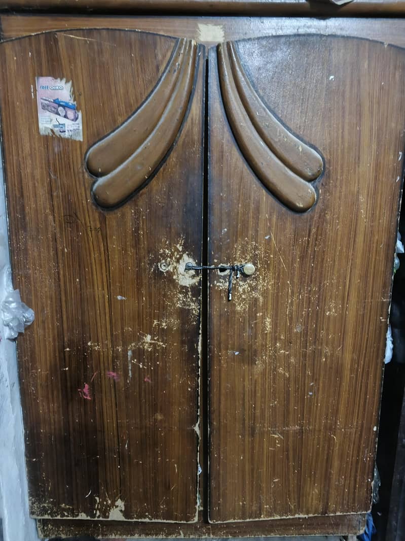 wardrobe 0