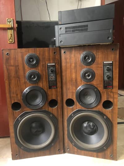 Speakers with system for sale