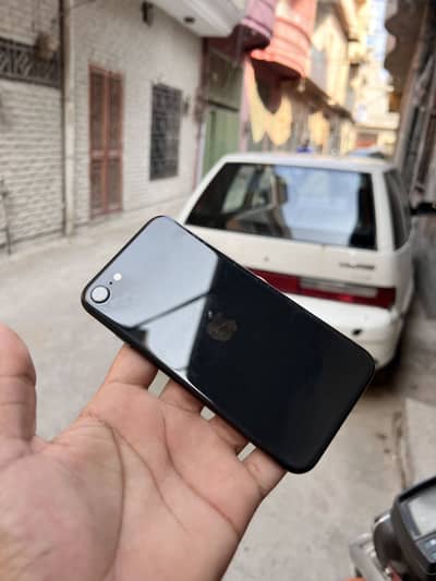 Apple iPhone SE