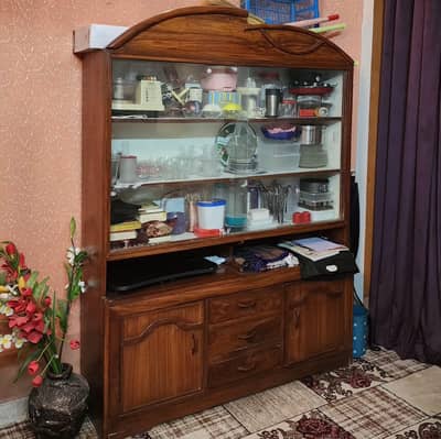 Wooden Showcase  9/10 Condition