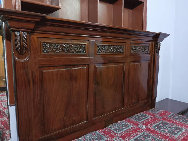 Large Size Bed With Side Tables, Dressing Table & Mattress 3
