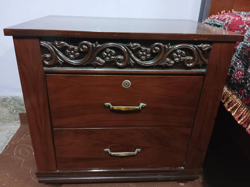 Large Size Bed With Side Tables, Dressing Table & Mattress 4