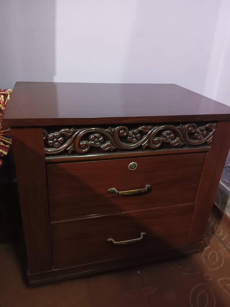 Large Size Bed With Side Tables, Dressing Table & Mattress 5