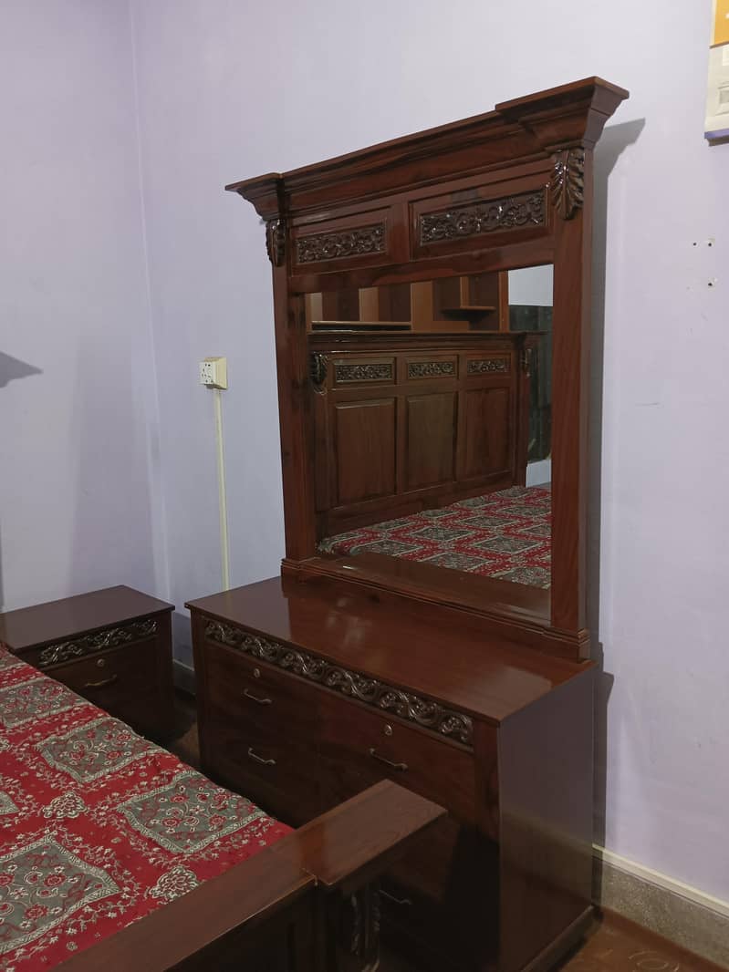 Large Size Bed With Side Tables, Dressing Table & Mattress 6
